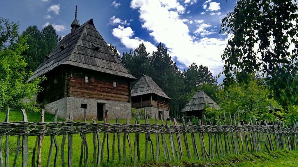 Apartmani Milic Sirogojno Esterno foto